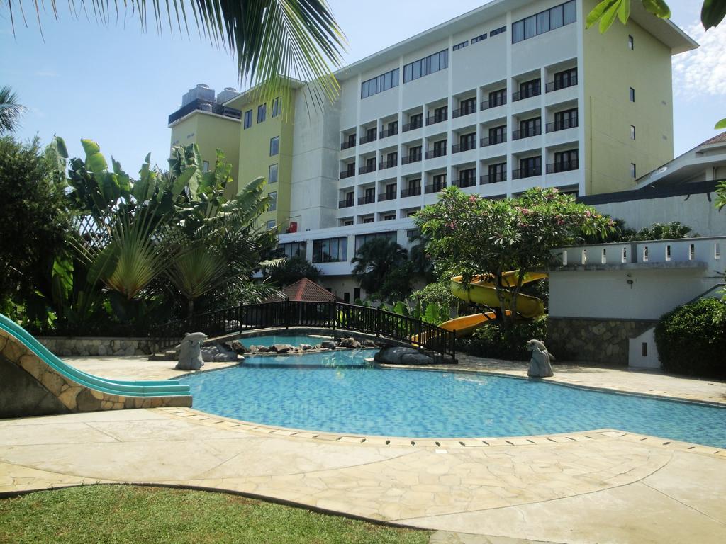 Sutanraja Hotel Manado Exterior photo